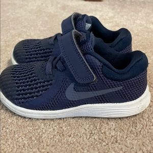 Nike boys toddler sneakers